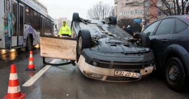 Stire din Eveniment : Preotul care a provocat accidentul de pe bd. 1 Mai era aproape de coma alcoolică