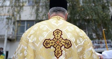 Stire din Actualitate : Preot suspendat de Biserică, după ce și-a anunțat candidatura la primărie