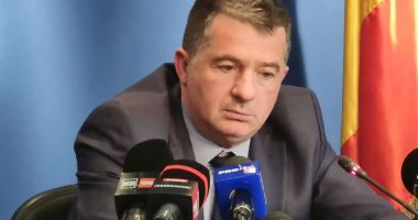 Stire din Actualitate : Directorul CFR Călători: „Am peste 11.000 de euro pe lună. Ce înseamnă angajat al statului? Trebuie să mor de foame?”