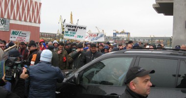 Portul Constanța fierbe! Directorul Andrei Popa, salvat de Poliție din mâna protestatarilor - 5