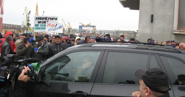 Portul Constanța fierbe! Directorul Andrei Popa, salvat de Poliție din mâna protestatarilor - 6