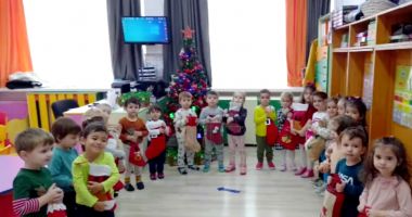 Stire din Cultură-Educație : Preşcolarii au donat dulciuri pentru copiii din centrele de plasament