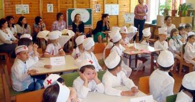 Stire din Cultură-Educație : Preșcolarii s-au pregătit să dovedească cine sunt "Micii sanitari"