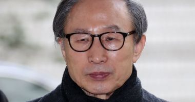 Stire din Actualitate : Fostul preşedinte sud-coreean Lee Myung-bak, condamnat pentru corupţie, a fost amnistiat