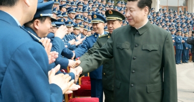 Stire din Actualitate : Președintele chinez,  numit în premieră "comandant șef"