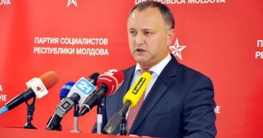 Stire din Actualitate : Președintele Igor Dodon, întâmpinat cu proteste la venirea de la Moscova
