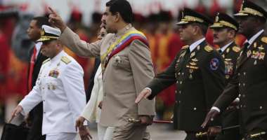 Stire din Actualitate : Președintele Venezuelei ordonă exerciții militare după amenințările americane
