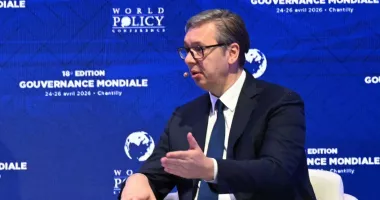 Stire din Actualitate : Președintele sârb Aleksandar Vucic compară Europa cu Imperiul Roman înainte de cădere