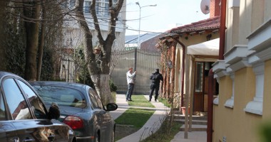 Galerie FOTO. Președintele CJC, Nicușor Constantinescu, reținut de procurorii anticorupție - 4