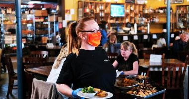 Stire din Economie : Legile pentru HoReCa au fost promulgate de Klaus Iohannis