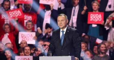 Stire din Actualitate : Președintele Poloniei nu va mai organiza mari mitinguri de campanie