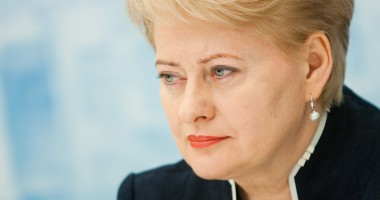 Stire din Actualitate : Alegeri, Lituania: Dalia Grybauskaite obține mai puțin de 50 la sută din voturi. Cu cine se va confrunta în turul doi