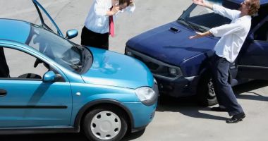 Stire din Politică-Administrație : Senatorii vor decide dacă preţul asigurărilor RCA va fi plafonat