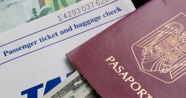 Preţul mediu al unui bilet de avion plătit de un român a fost de 147 de euro