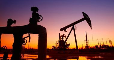 Stire din Economie : Preţul petrolului a crescut în ultimele 14 luni