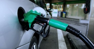 Stire din Economie : Prețurile la carburanți au luat-o razna