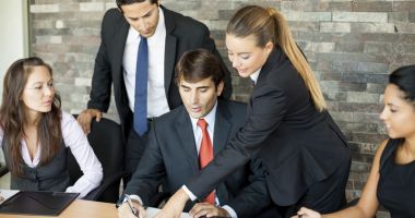 Stire din Social : Patronii vor fi consiliați înainte  de a fi amendați