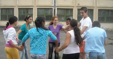 Stire din Cultură-Educație : Un nou proiect de reducere a abandonului școlar