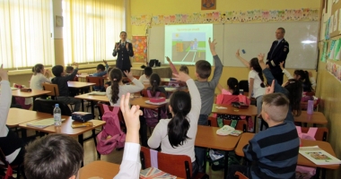 Polițiștii, acțiuni de prevenire în școlile constănțene - 2