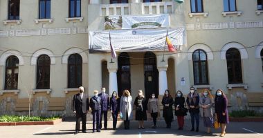 Elevii de la Colegiul Pedagogic au aflat despre Telefonul Copilului de la poliţişti - 2