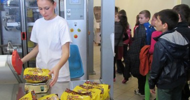 Galerie Foto - Prichindeii din Constanța și Tulcea, încântați de pâinea de la Dobrogea - 7
