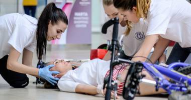Stire din Sănătate : Fiecare clipă contează! Constănțenii au învățat cum să acorde primul ajutor