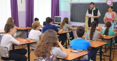 Stire din Cultură-Educație : Prima probă  a Evaluării Naționale