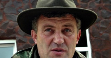 Stire din Eveniment : Primarul comunei Zărand, reținut pentru că a primit 11.000 de euro mită, a fost arestat