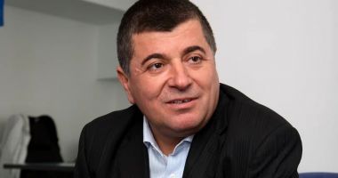 Stire din Eveniment : Primarul ales din Bușteni a făcut infarct pe terenul de fotbal
