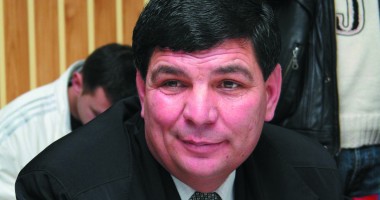 Stire din Politică-Administrație : Primarul din Castelu, Nicolae Anghel, va lua mâine o decizie în privința carierei politice