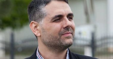 Stire din Politică-Administrație : Primarul comunei Peștera, Marius Liviu Petre, anunț important pentru elevi