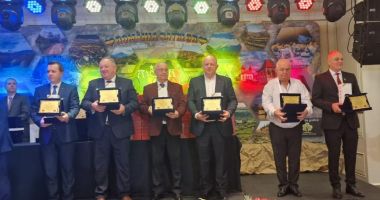 Eveniment organizat de ACoR. Premii pentru primarii comunelor care dezbat soarta satului românesc - 3