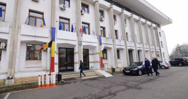 Stire din Politică-Administrație : Mirabela Călin și Laura Bobeș au părăsit Primăria Constanța după ce au ajuns pe mâna procurorilor