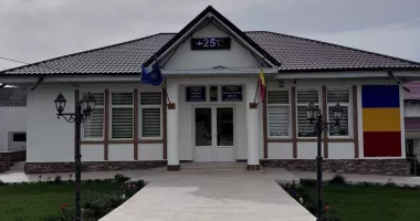 Gospodăriile din comuna Gârliciu primesc pubele individuale pentru deșeurile menajere