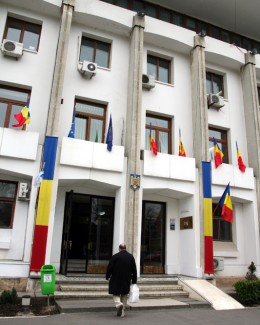 Stire din Politică-Administrație : RUȘINE PENTRU CONSTANȚA / Măzăre și Constantinescu, codași la accesarea de fonduri europene