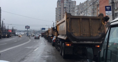 Primăria Constanța: Se continuă ridicarea și transportul zăpezii din intersecții - 2