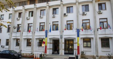 Stire din Politică-Administrație : LIVE TEXT / Consilierii locali din Constanţa, convocaţi ACUM în şedinţă extraordinară