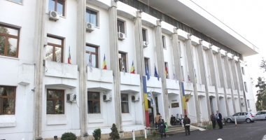 Stire din Politică-Administrație : Se fac plăți la Primăria Constanța. Cine beneficiază