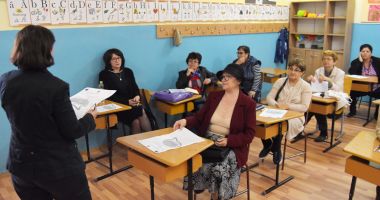 Primăria Constanța îi școlarizează  pe locatarii cartierului "Henri Coandă" - 2