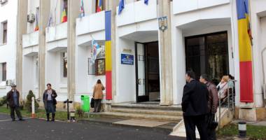 Stire din Politică-Administrație : Primăria Constanța taie zilele orașului de pe listă.  În loc de concerte, urări de sănătate!