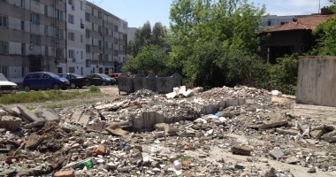 Stire din Politică-Administrație : Uite ce mizeriile au descoperit în oraș inspectorii de la Primăria Constănțenilor
