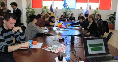 Stire din Sănătate : Primăria Cumpăna încurajează prevenția cancerului de col uterin