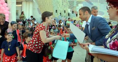 Stire din Cultură-Educație : Primăria Mangalia oferă tabere celor mai buni elevi
