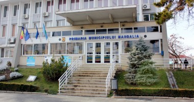 Stire din Politică-Administrație : "La Mangalia e liniștea dinaintea furtunii"