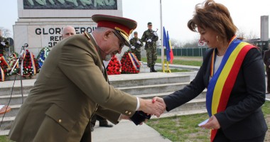 Stire din Politică-Administrație : Primăria Mihail Kogălniceanu i-a omagiat pe eroii Regimentului 36 "Vasile Lupu"