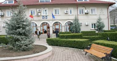 Stire din Politică-Administrație : Primăria Năvodari, alături de cetățenii cu venituri modeste