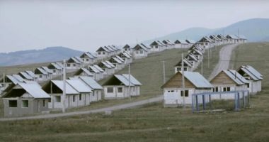 Stire din Actualitate : O primărie din Bacău vinde case construite de Guvern cu 250 de euro bucata