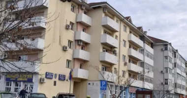 Stire din Actualitate : Primăria, chiriașă la bloc. Angajații lucrează în apartamente de 2 sau 3 camere