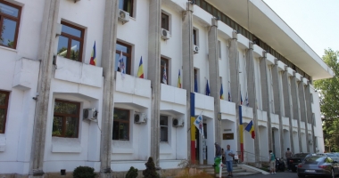 Stire din Politică-Administrație : Primăriile, în GREVĂ, azi. Programul cu publicul, perturbat
