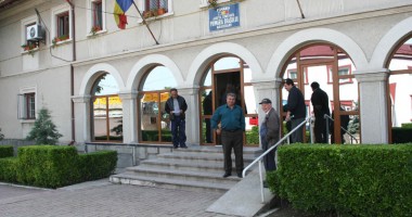 Stire din Politică-Administrație : Liberalii amenință: candidat propriu la Primăria Năvodari!